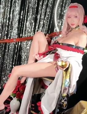 雨波!《NIKKE:胜利女神》Cosplay!Scarlet红莲游戏