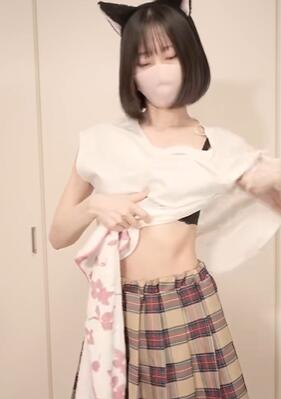 小小的泳装