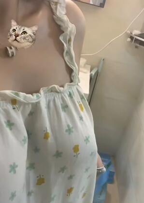 美女洗完澡了