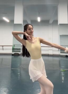 16后秒后才开始做自己~嘿嘿哎呦~小情郎你莫愁