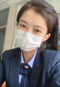 小姐姐隔着口罩都这么美 梦想是不上班还能开工资