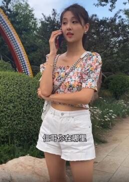 网红车模苏宁改行拍搞笑视频