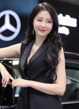 4K美女车模