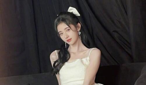 鞠婧祎